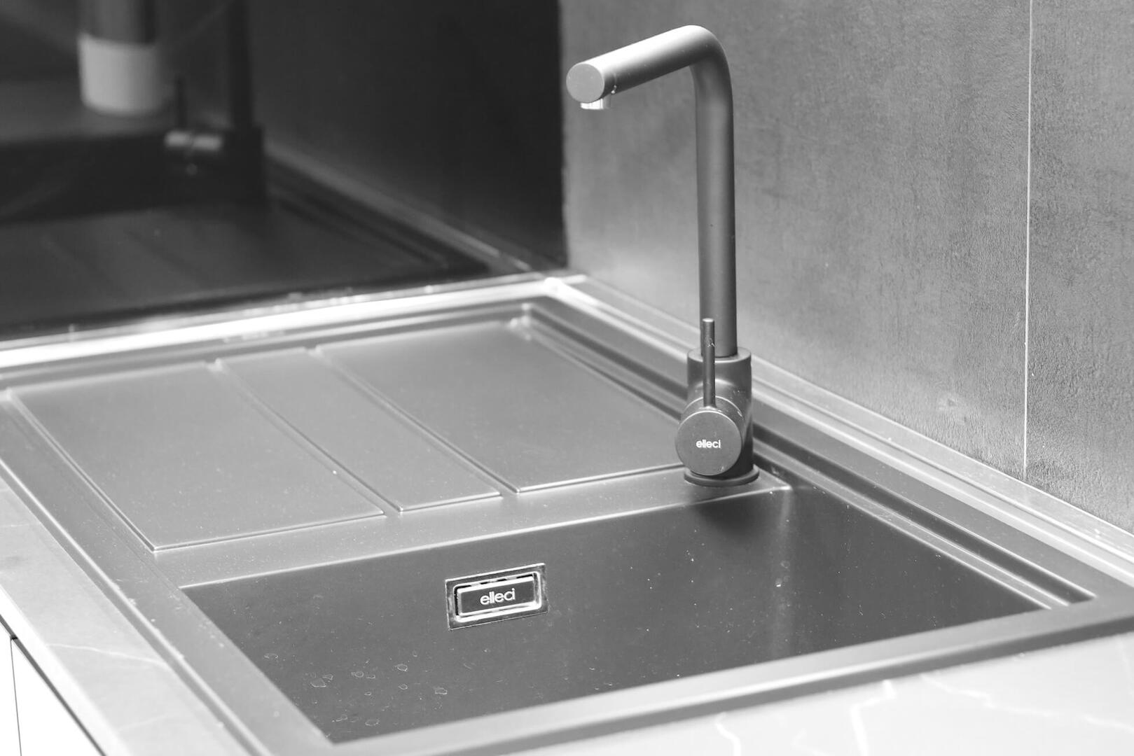 Custom Made CREO Kitchen, fullt equipped.